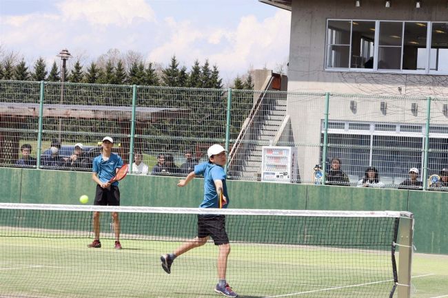 【写真】中川・河村組18歳以下複V 女子は三崎・宮本組 中川と三崎は2冠 道ジュニアテニス選手権道東ブロック予選