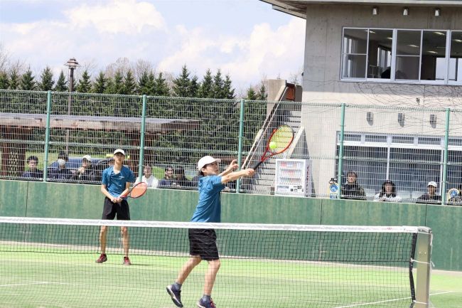 【写真】中川・河村組18歳以下複V 女子は三崎・宮本組 中川と三崎は2冠 道ジュニアテニス選手権道東ブロック予選