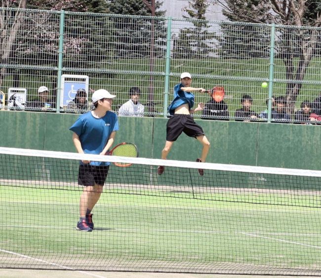 【写真】中川・河村組18歳以下複V 女子は三崎・宮本組 中川と三崎は2冠 道ジュニアテニス選手権道東ブロック予選