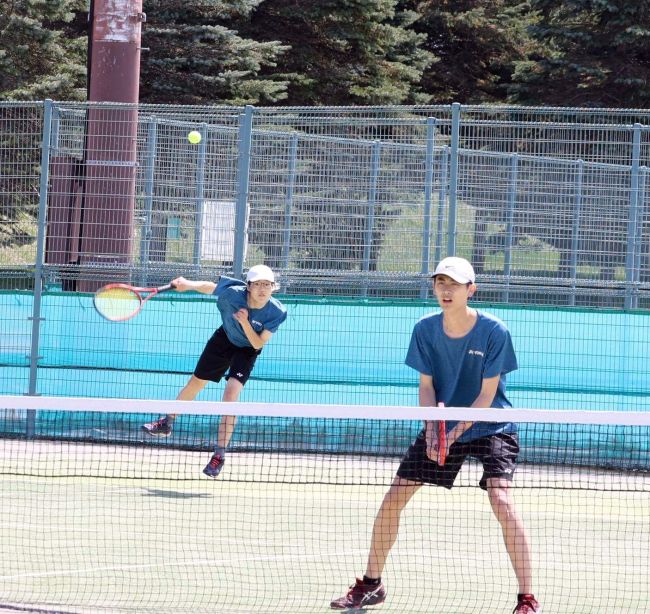 【写真】中川・河村組18歳以下複V 女子は三崎・宮本組 中川と三崎は2冠 道ジュニアテニス選手権道東ブロック予選