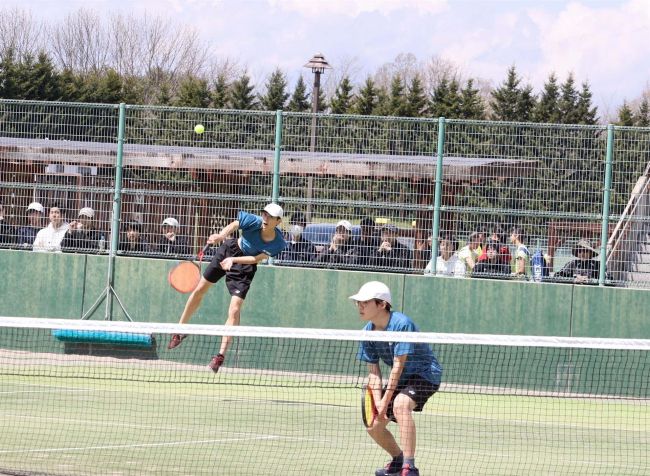 【写真】中川・河村組18歳以下複V 女子は三崎・宮本組 中川と三崎は2冠 道ジュニアテニス選手権道東ブロック予選