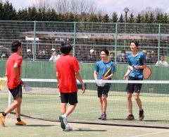 男子１８歳以下複優勝の中川旺亮・河村優亮組