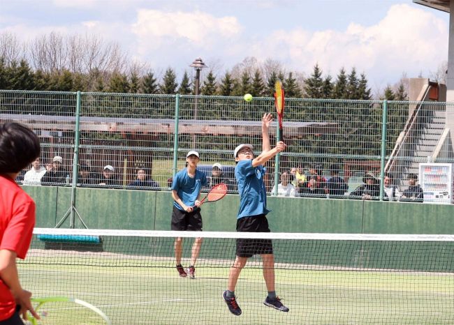 【写真】中川・河村組18歳以下複V 女子は三崎・宮本組 中川と三崎は2冠 道ジュニアテニス選手権道東ブロック予選