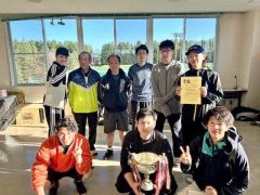 男子優勝の帯広地方卸売市場クラブ（提供）