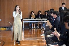 人に伝える時、口角を上げて話すことも重要と話す大家さん