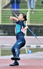 【女子やり投げ】悪天候ながら４０メートル５１を記録し１位となった植松葉那（幕別清陵）