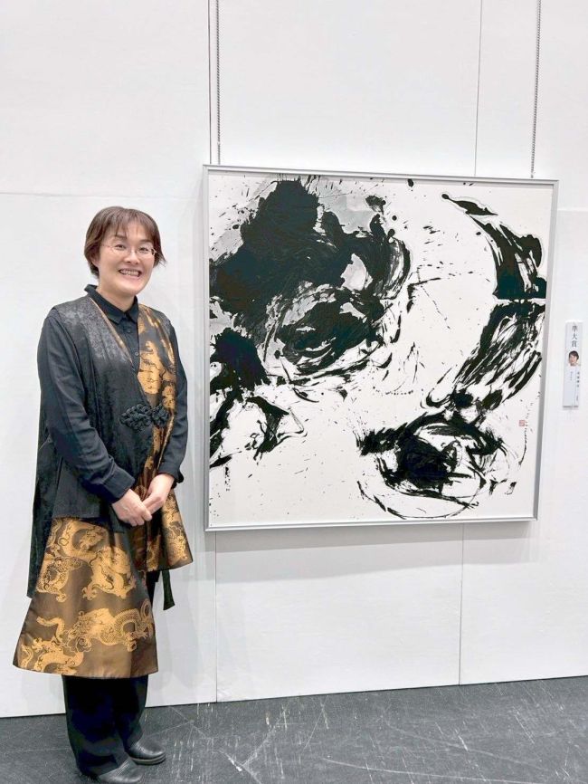 幕別の高橋さん北海道書道展で準大賞　一気に書き上げた前衛「望」