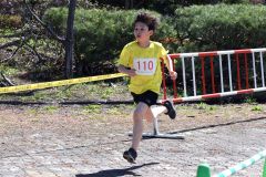 ７０人がスイムとランに奮闘　帯広の森アクアスロン大会 4