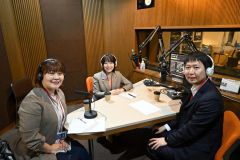 初放送に出演したゲスト３人。（左から）廣瀬さん、工藤さん、赤坂さん