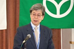 進級生を代表してあいさつする佐々木さん