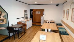 優雅で快適な空間を醸し出す「彗星に碧」の店内