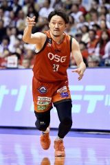 【三遠―琉球】第１クオーター途中から出場する三遠の柏木真介＝静岡・浜松アリーナ（大賀章好撮影）