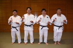 有段の部入賞者。（左から）石渡一汰、齋藤陽介、加藤亘真、大和田晃希