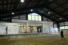 馬生産育成教育棟報道内覧会（金野和彦撮影）