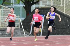 中学女子２００メートル１１組