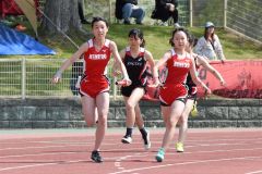 小学６年女子４００メートルリレー