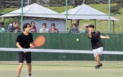 男子団体戦優勝の帯緑陽