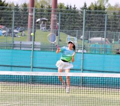【女子団体戦決勝・帯大谷―帯三条】圧倒的な強さを見せて快勝した帯大谷の三崎心愛。個人戦も危なげなく単複を制した