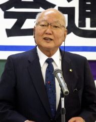 あいさつする齊藤会長