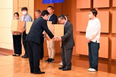タオルボランティア寄贈式