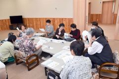 よくかむことと脳の働きの関係性などを学んだ参加者