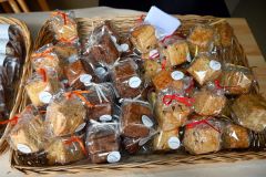 小さなお菓子屋さん結束　小谷さんら１０人、団体設立　あすまで初イベント 2