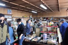 真柳商店で感謝のフリーマーケット、終了惜しむ客でにぎわう　士幌