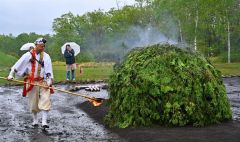 火渡りで無病息災願う　剣山麓　煩悩焼き尽くす　清水で火まつり 10