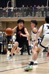 男子決勝・白樺学園―帯大谷（金野和彦委撮影）