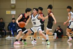 男子決勝・白樺学園―帯大谷（金野和彦撮影）