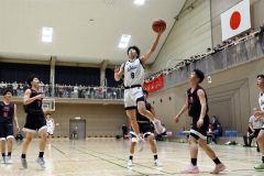 男子決勝・白樺学園―帯大谷（金野和彦撮影）