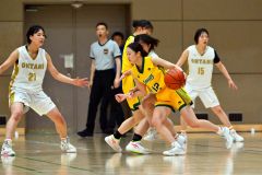 女子決勝・帯大谷―白樺学園（金野和彦撮影）