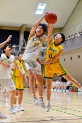 女子決勝・帯大谷―白樺学園（金野和彦撮影）