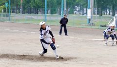 【リーグ戦・帯大谷―帯南商】力投する帯大谷の手塚仁菜。四回を無失点に抑えた