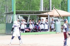 【リーグ戦・帯大谷―帯南商】帯大谷の選手たちは応援歌を楽しそうに歌い、打席に入る手塚仁菜を励ます