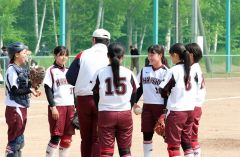 【リーグ戦・帯南商―帯大谷】ピンチでも円陣で笑みを浮かべる帯南商の選手たち