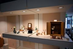 道東で唯一現代仏壇を扱う同店、仏壇や仏具など幅広い商品を取りそろえる