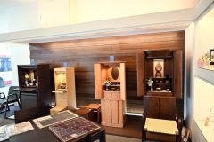 道東で唯一現代仏壇を扱う同店、仏壇や仏具など幅広い商品を取りそろえる