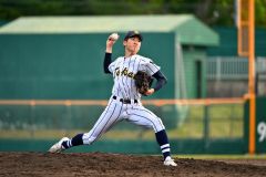 【１回戦・東海大札幌―滝川西】７回から登板し力投した東海大札幌の砂田左漸投手（金野和彦撮影）