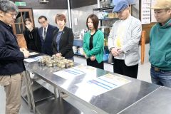 観光社交組合がジン醸造所視察 7
