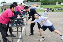 伝統の地域種目「むすんでむすんで」