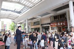 開幕式であいさつする川田会頭(助川かおる通信員撮影)