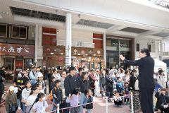 開幕式であいさつする川田会頭(助川かおる通信員撮影)