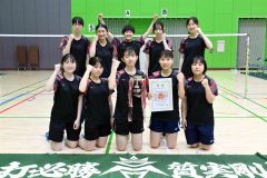 女子団体戦で優勝した帯柏葉