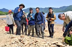 １００万年前の地層から化石ごろごろ　糠平湖畔で発掘イベント開催 13