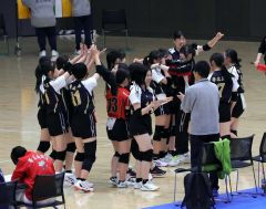 【女子決勝リーグ・帯三条―帯大谷】勝利を決めて喜びを爆発させる帯三条の選手たち