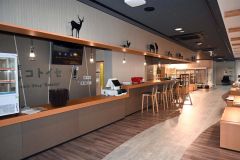 地域交流センター1階にあるカフェ&ショップ「コトイセ」