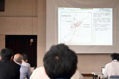 過去の地震発生回数などについて担当者から説明がされた