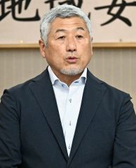 あいさつする池下会長