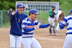 タケシマスポーツ２連覇　１２―２帯広信用金庫　軟式野球高松宮１部十勝予選